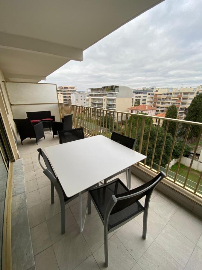 Superbe Appartement Renove A Neuf A 100M De La Mer Жуан-Ле-Пин Екстериор снимка