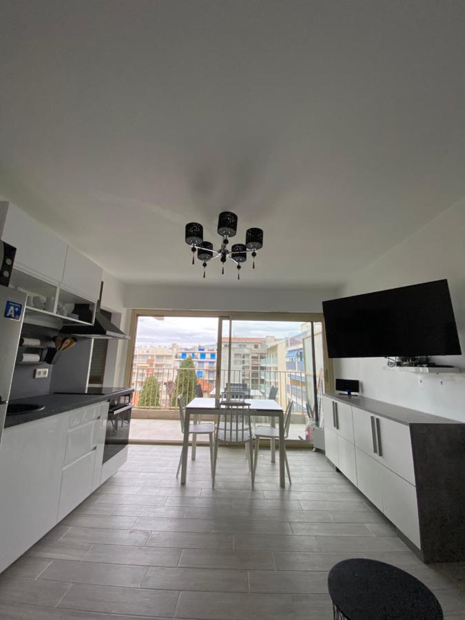 Superbe Appartement Renove A Neuf A 100M De La Mer Жуан-Ле-Пин Екстериор снимка